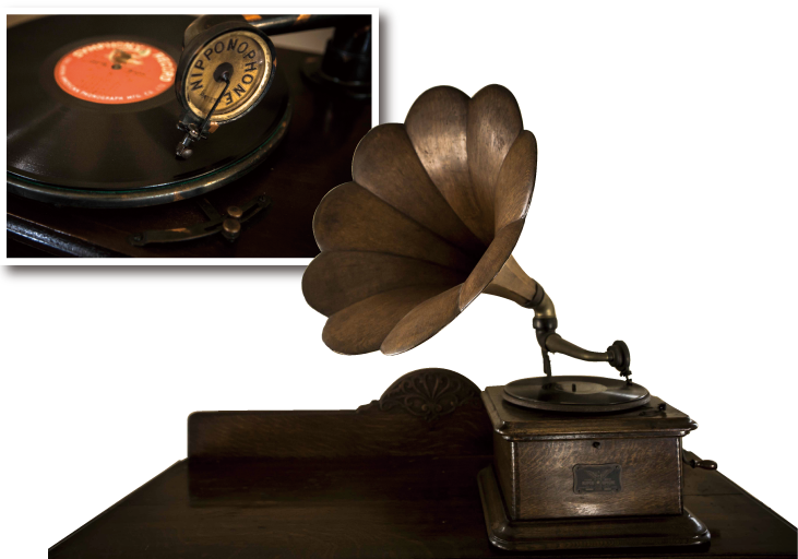 The first electric gramophone in Japan