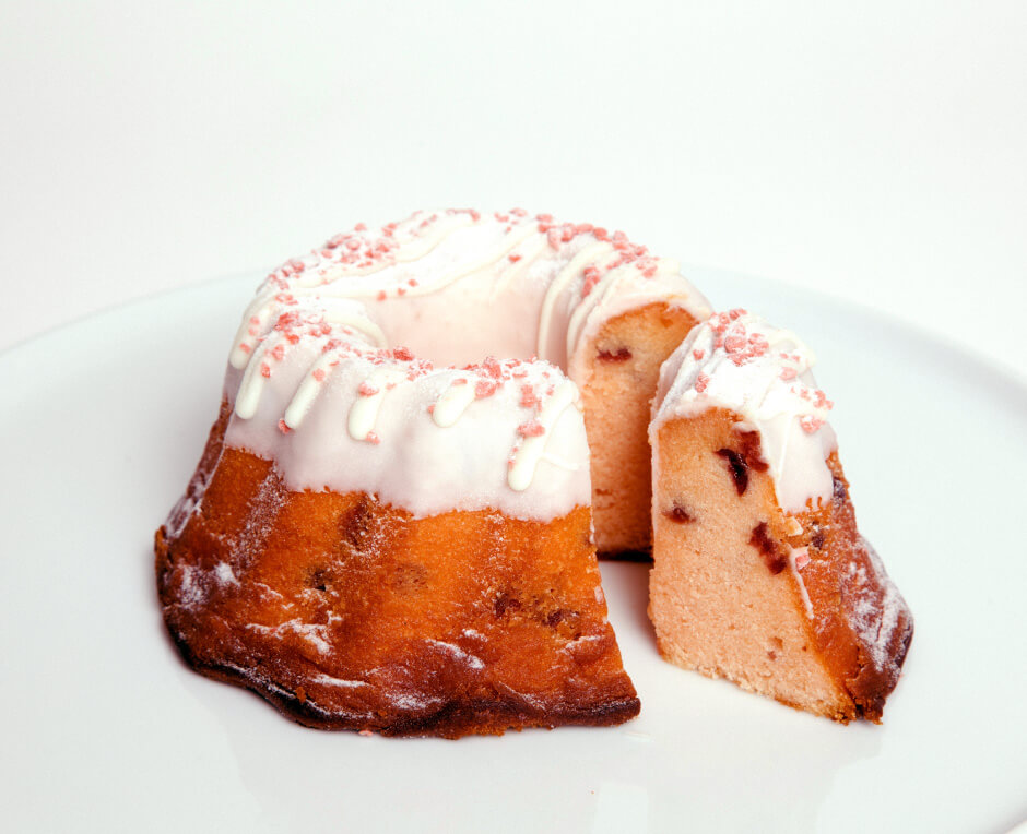 桜とクランベリーのケーキ